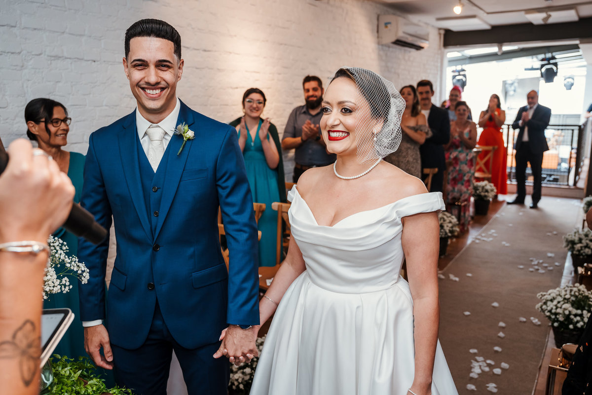 Casamento intimista no Espaço Goiabeira em São Paulo – momento da cerimônia registrado por fotógrafo profissional.
