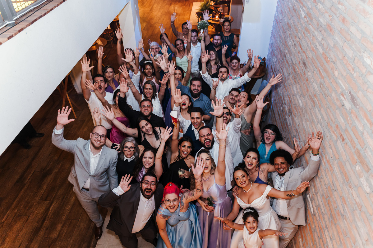 Festa de casamento no Espaço Goiabeira em São Paulo – fotos espontâneas e cheias de emoção.