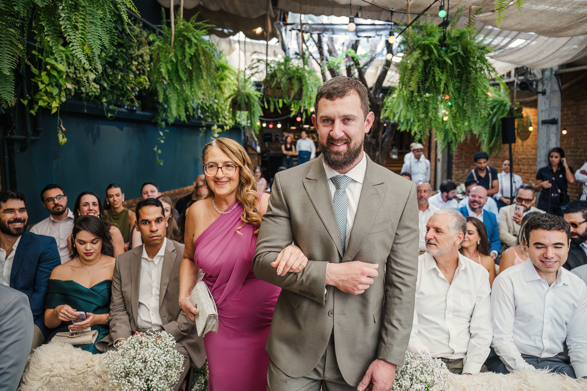 Noivos Mariana e Welber durante cerimônia de mini wedding em São Paulo