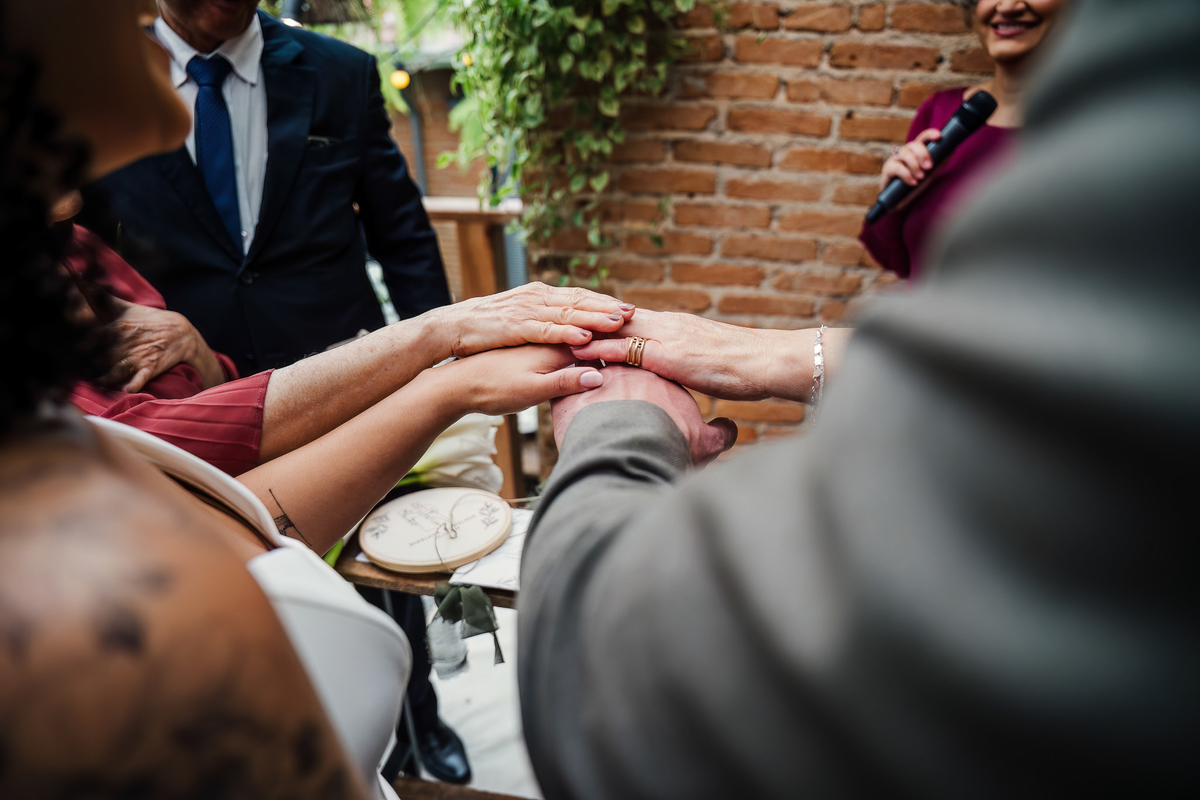 Momento de emoção durante mini wedding no Rincon Escondido
