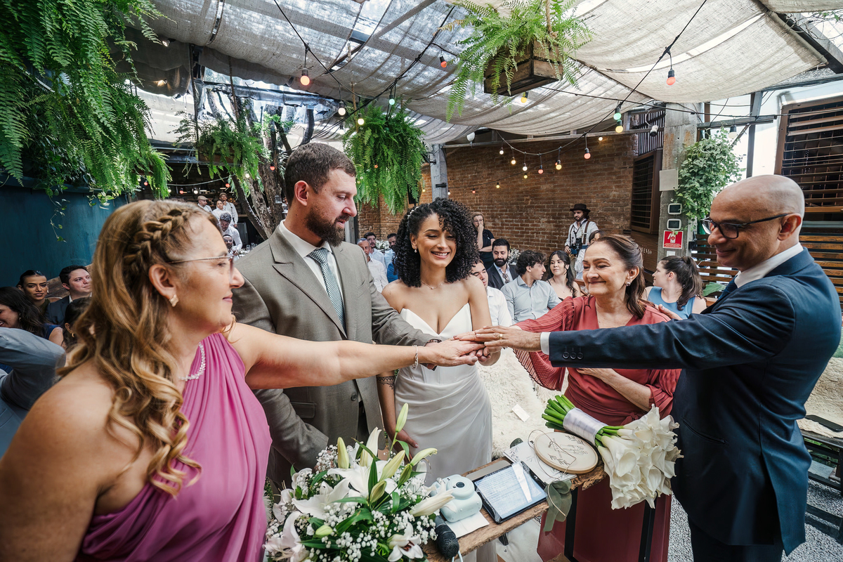 Momento de emoção durante mini wedding no Rincon Escondido