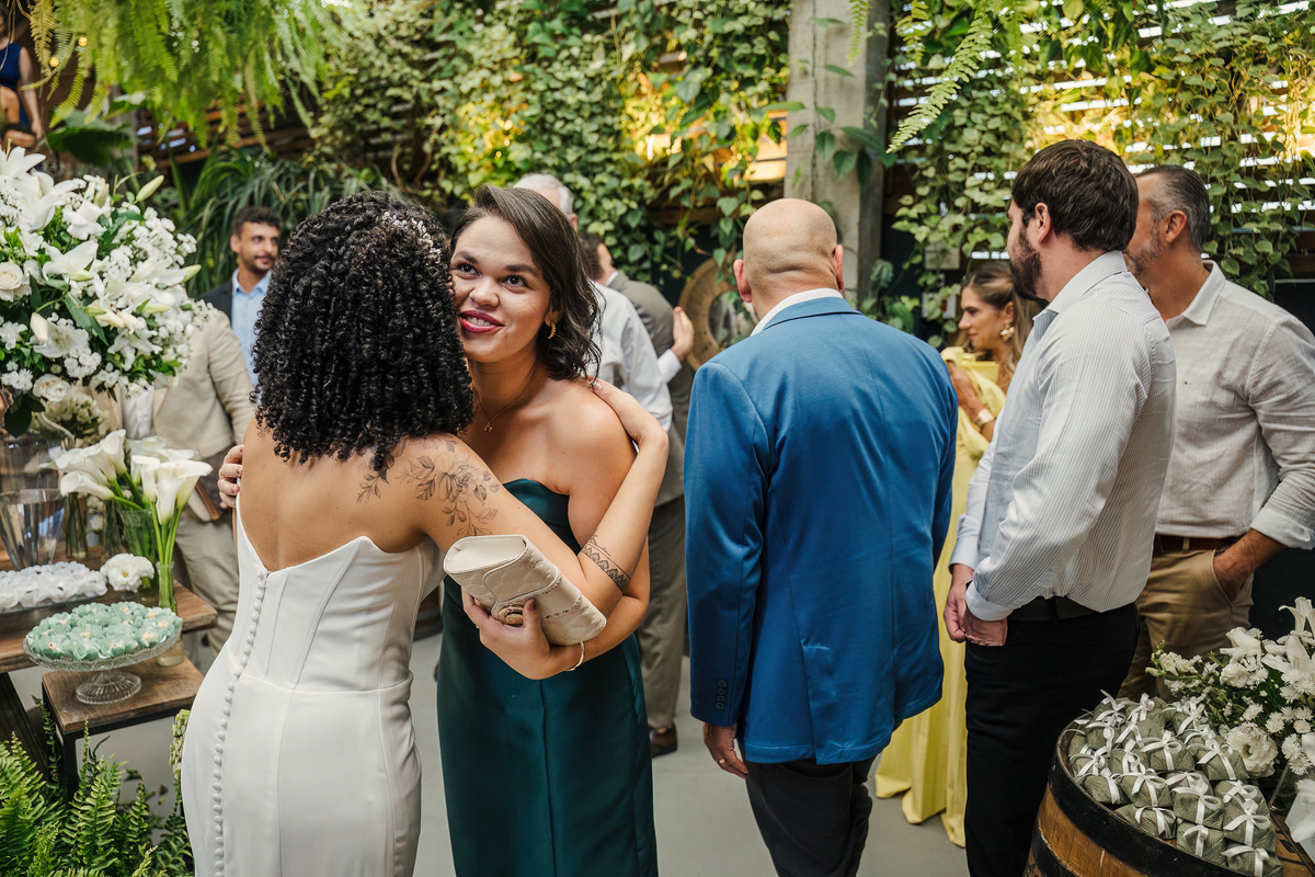 Fotógrafo de casamento em São Paulo registrando mini wedding no Rincon Escondido na Vila Madalena