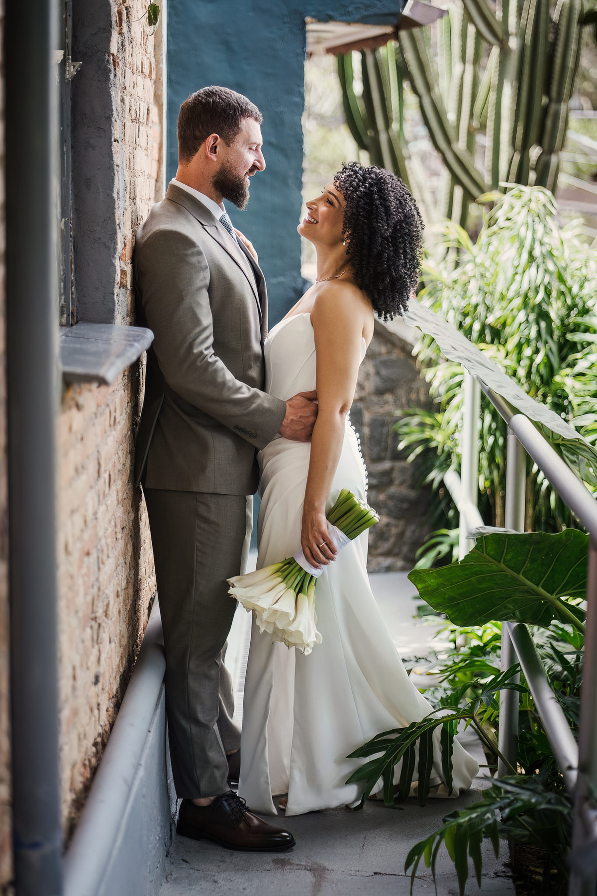 Retrato dos noivos Mariana e Welber no Rincon Escondido em São Paulo