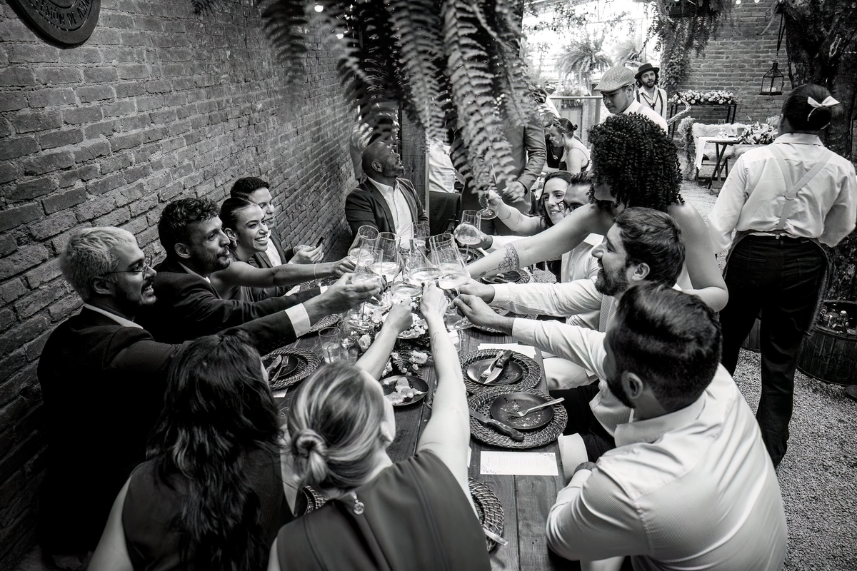 Fotógrafo de casamento em São Paulo registrando mini wedding no Rincon Escondido na Vila Madalena