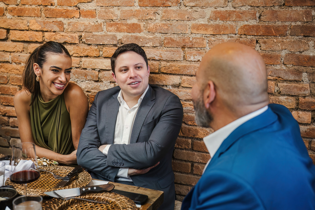 Fotógrafo de casamento em São Paulo registrando mini wedding no Rincon Escondido na Vila Madalena