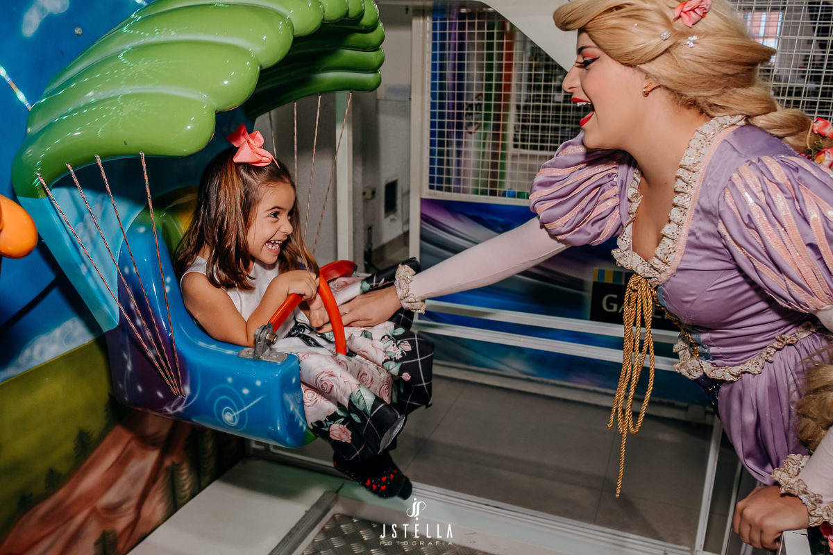 rapunzel na roda gigante do buffet