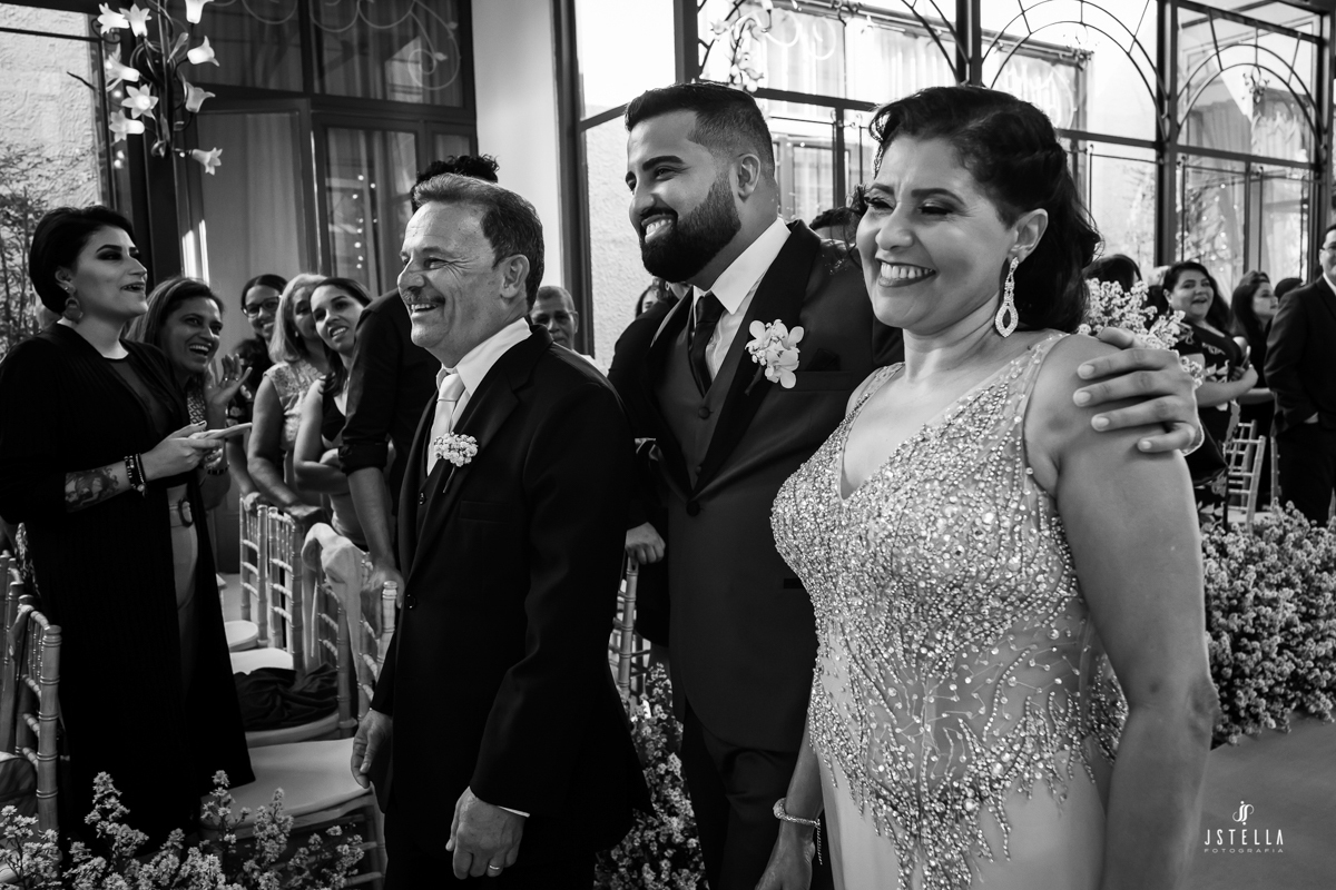 noivo entrando na cerimônia