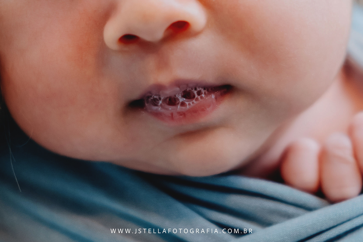 recém nascido em ensaio newborn