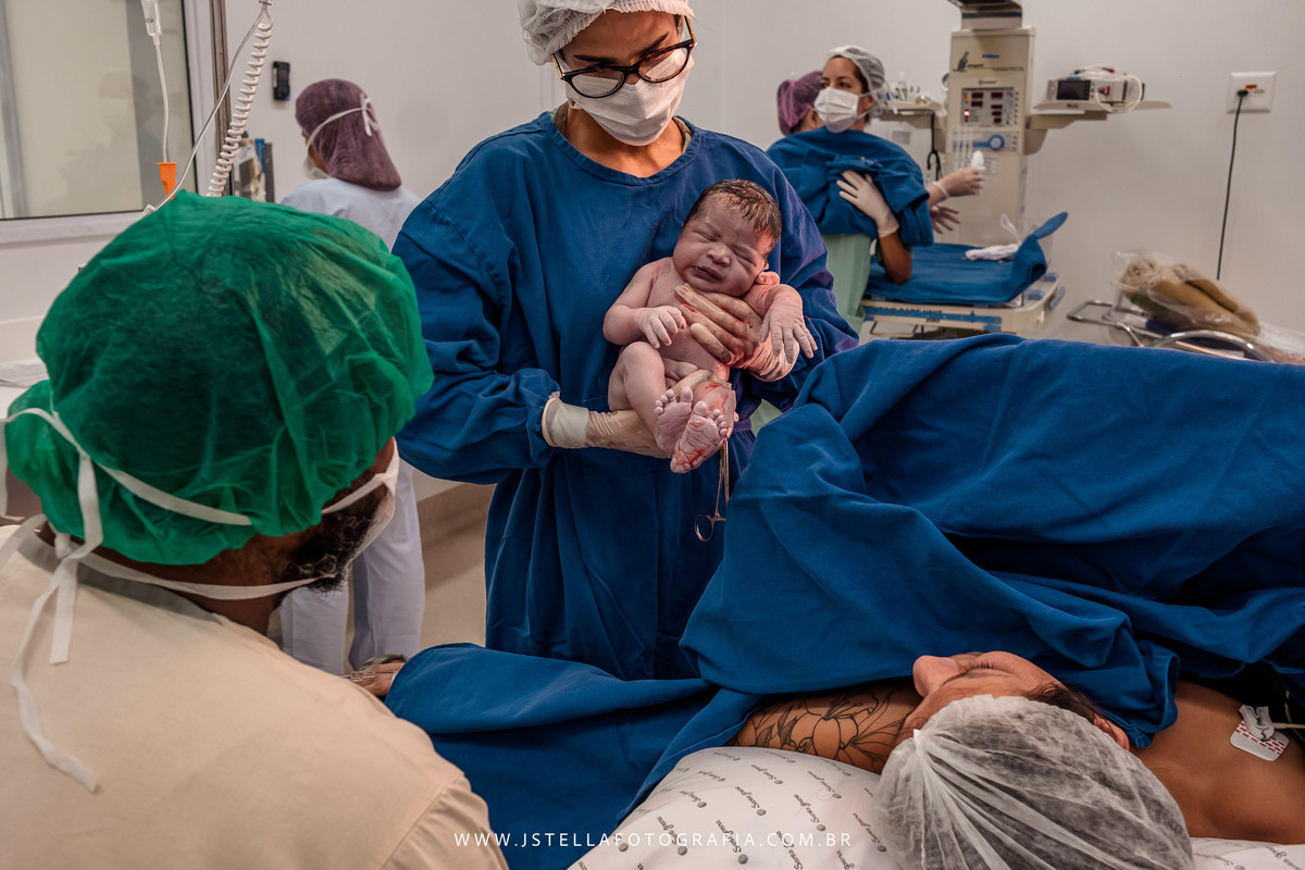 primeira foto do bebê após nascer