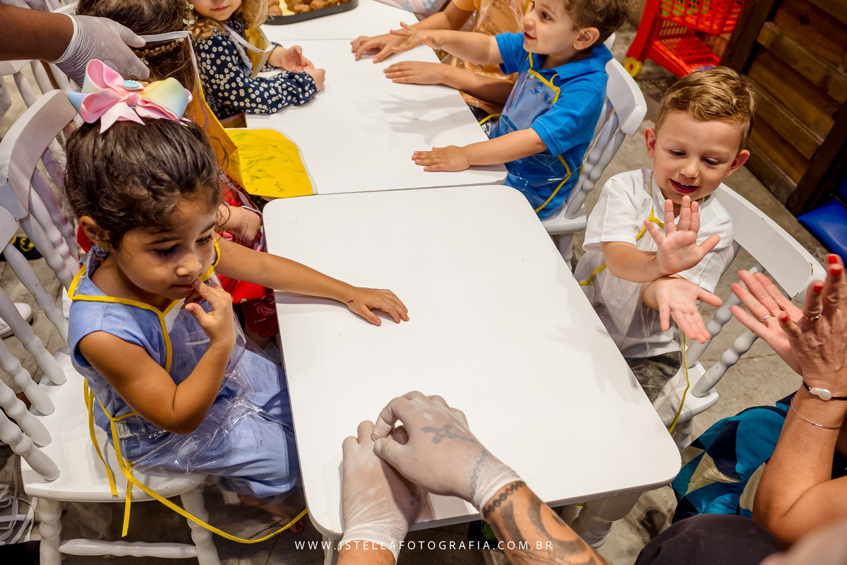 oficina de pão na festa infantil