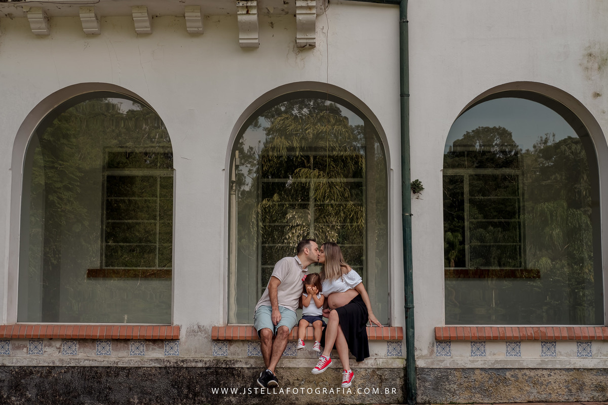tampando os olhos na hora do beijo