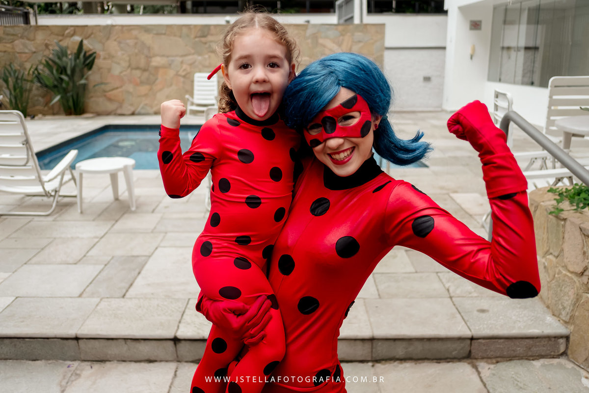 personagens ladybug na festa