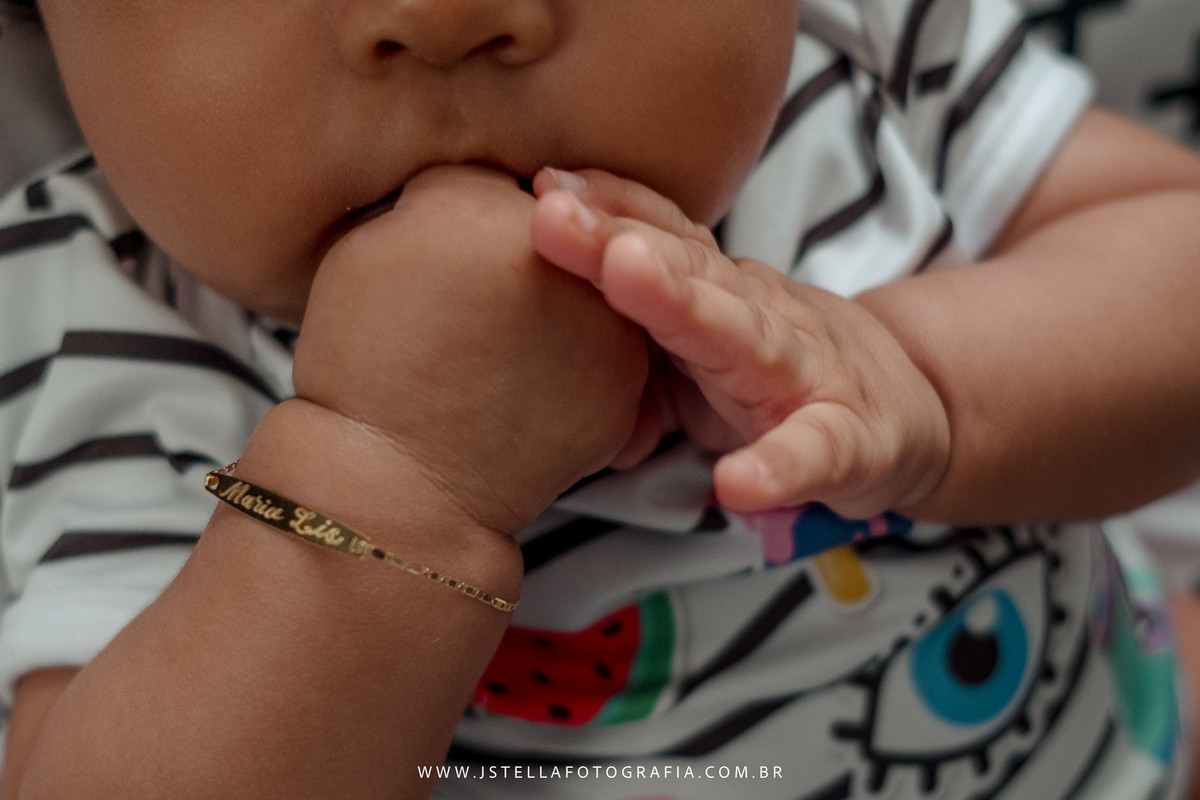 mão de bebê 