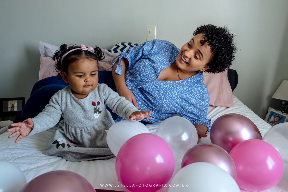 ensaio acompanhamento de bebê 9 meses em casa