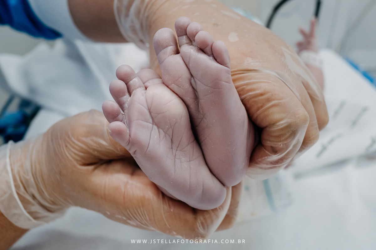 pezinhos recém nascidos