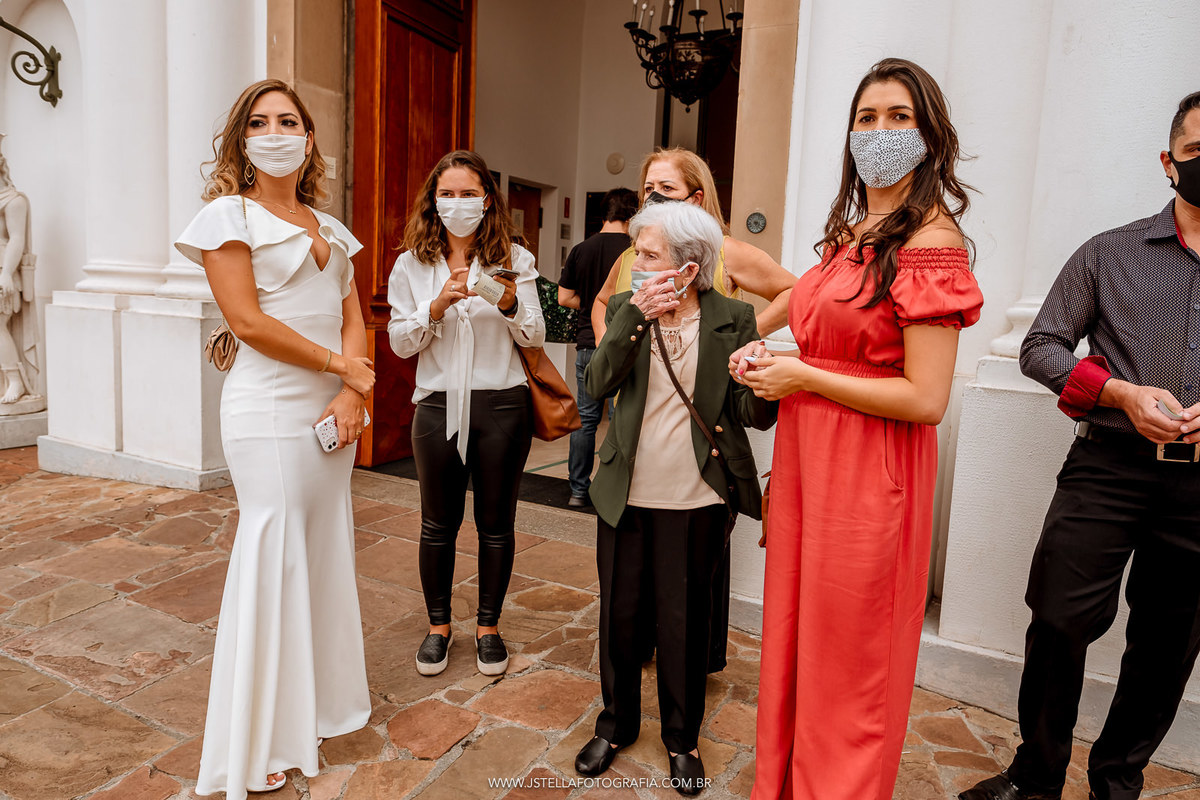 restaurante CAPIM SANTO; 
casamento restaurante CAPIM SANTO;
recepção restaurante CAPIM SANTO;
casamento civil ;
Museu da casa Brasileira;
Ensaio casal Museu da casa Brasileira;
