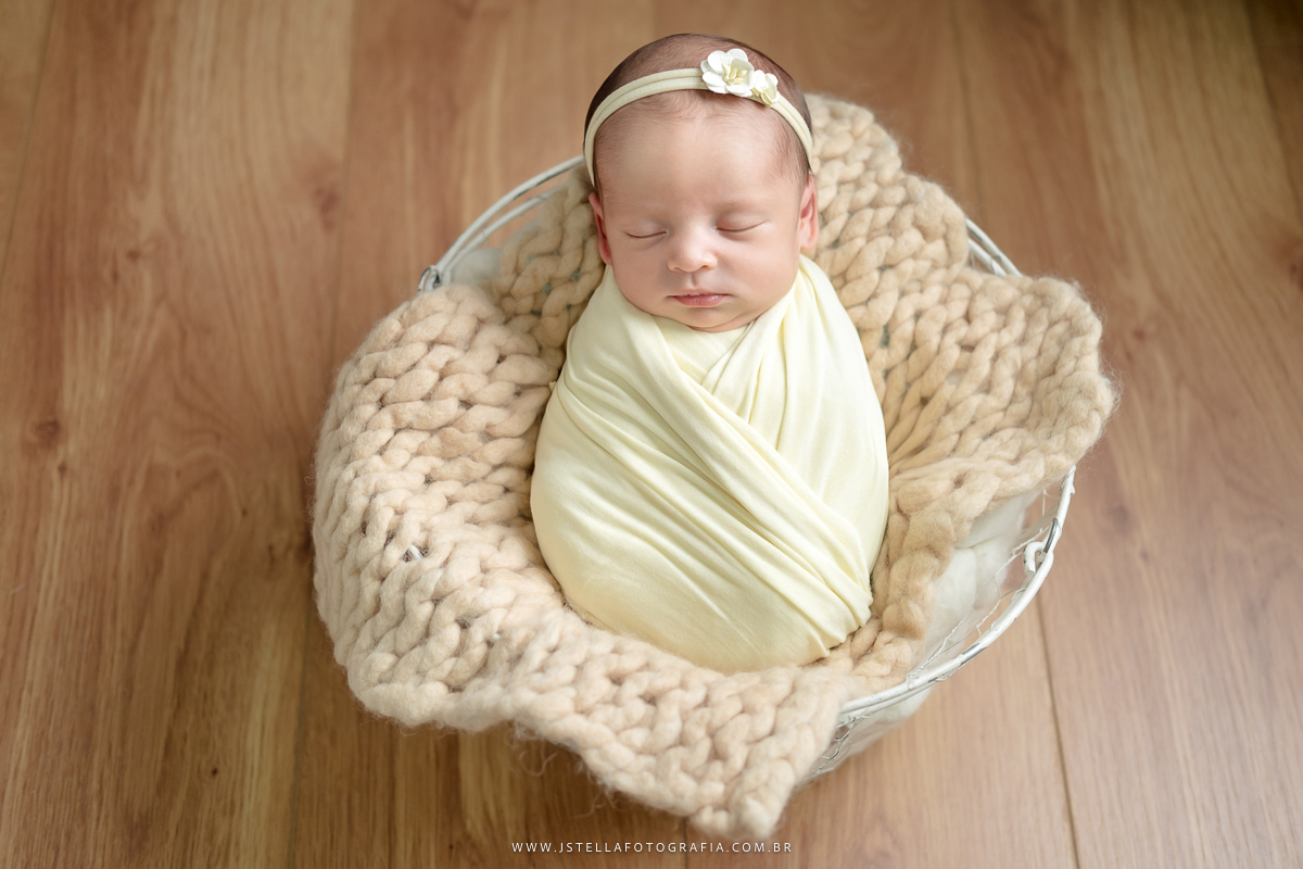 ensaio recém-nascido em casa