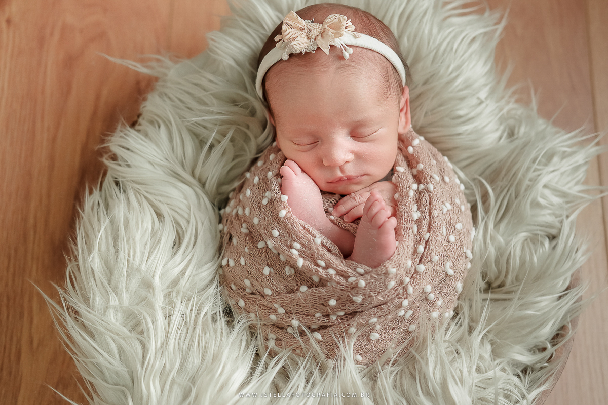 ensaio recém-nascido em casa