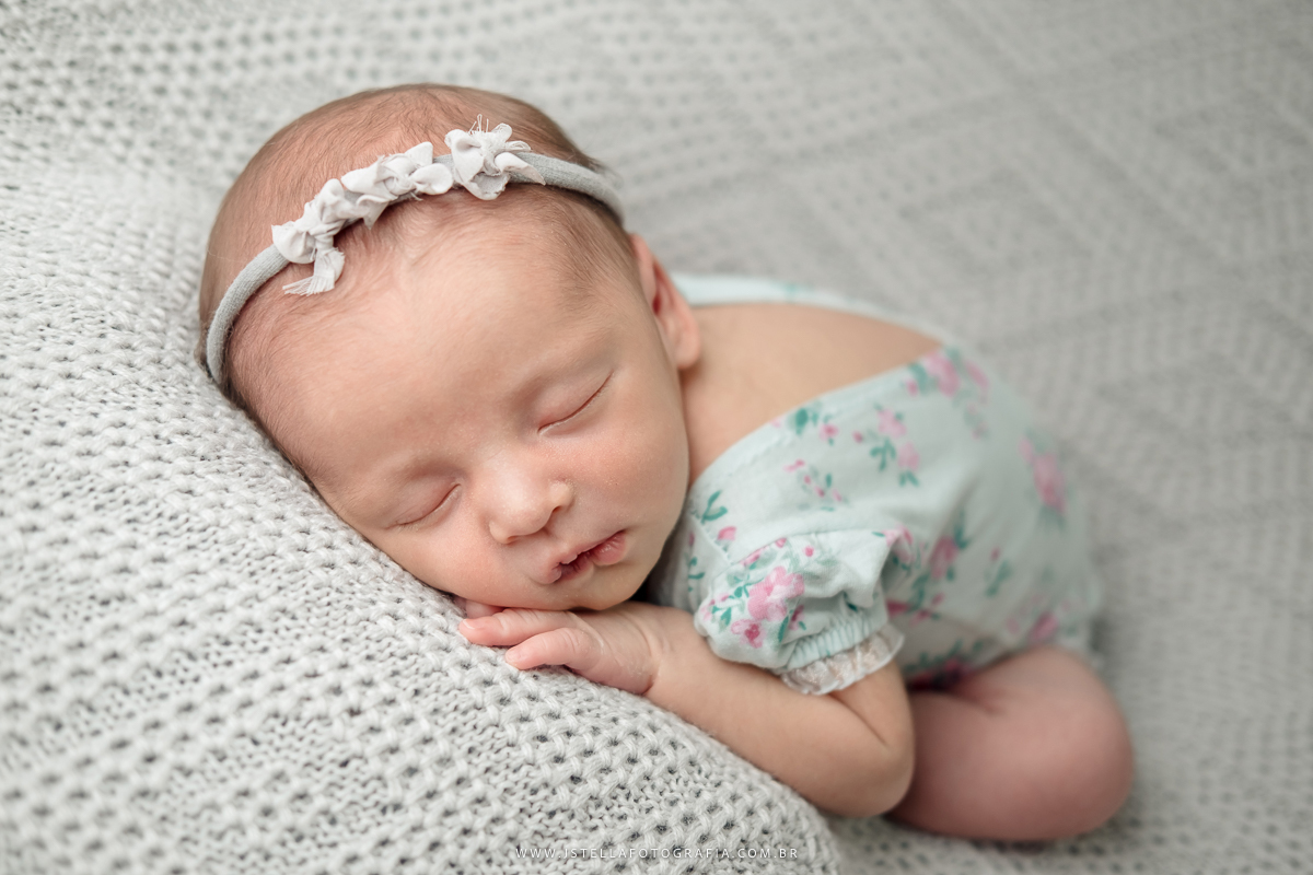 ensaio recém-nascido em casa