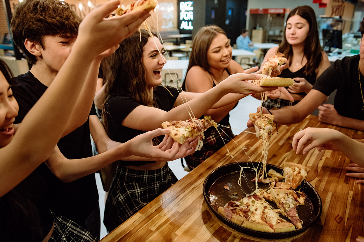 Aquela pizza gostosa finalizando o ensaio de 15 anos