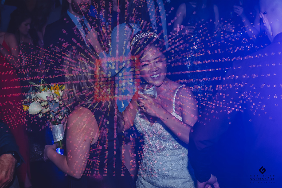 Dupla exposição noiva e luzes da festa