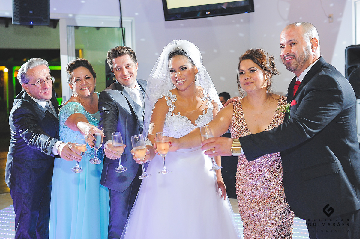 O brinde dos pais e noivos