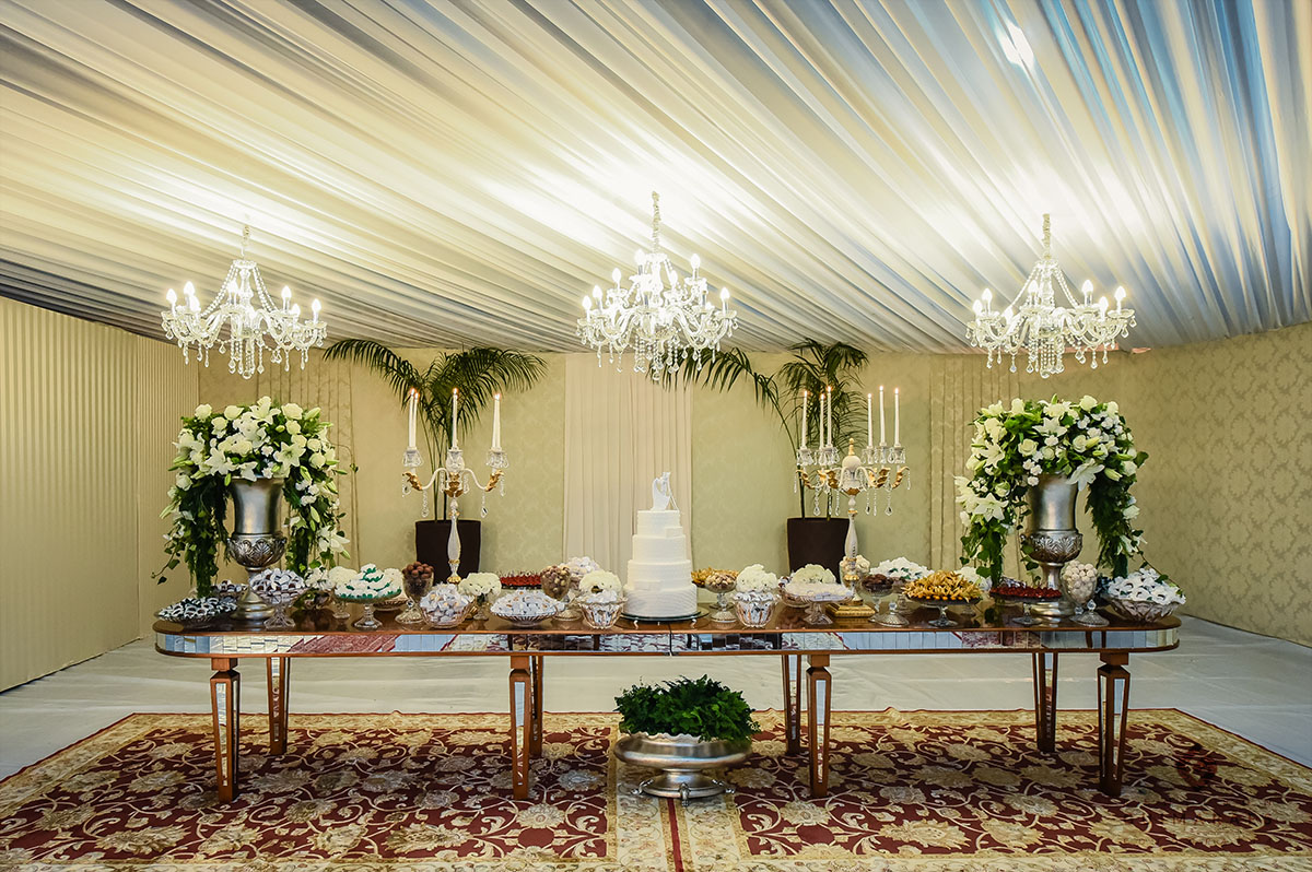 A mesa de doces do casamento