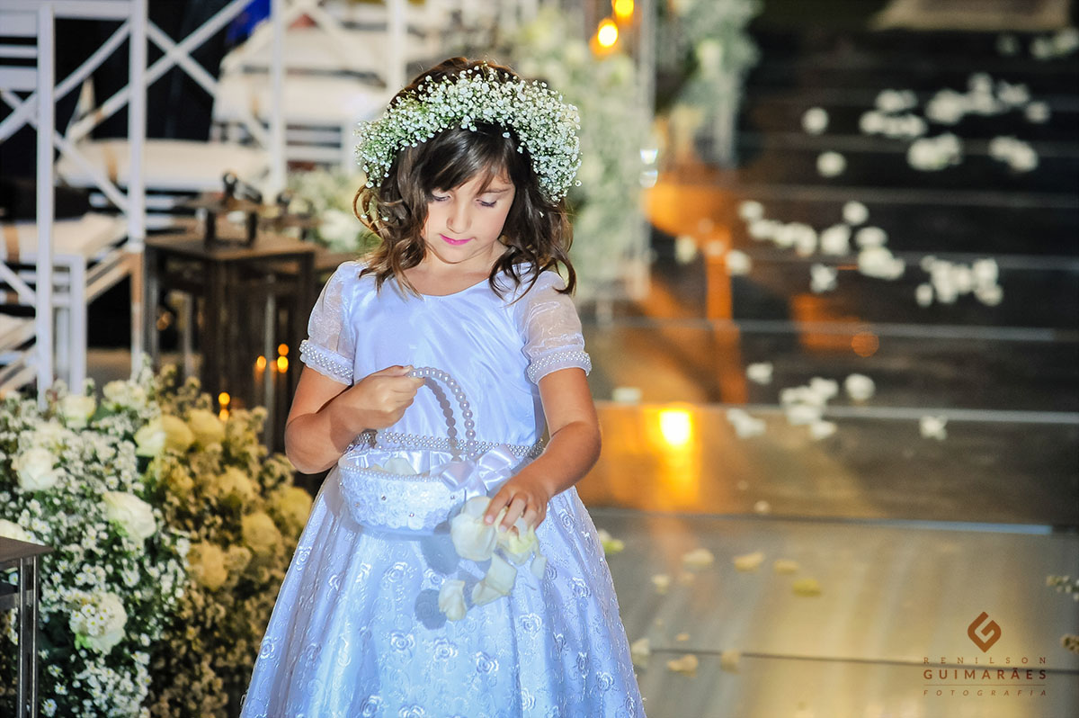 a daminha com as flores