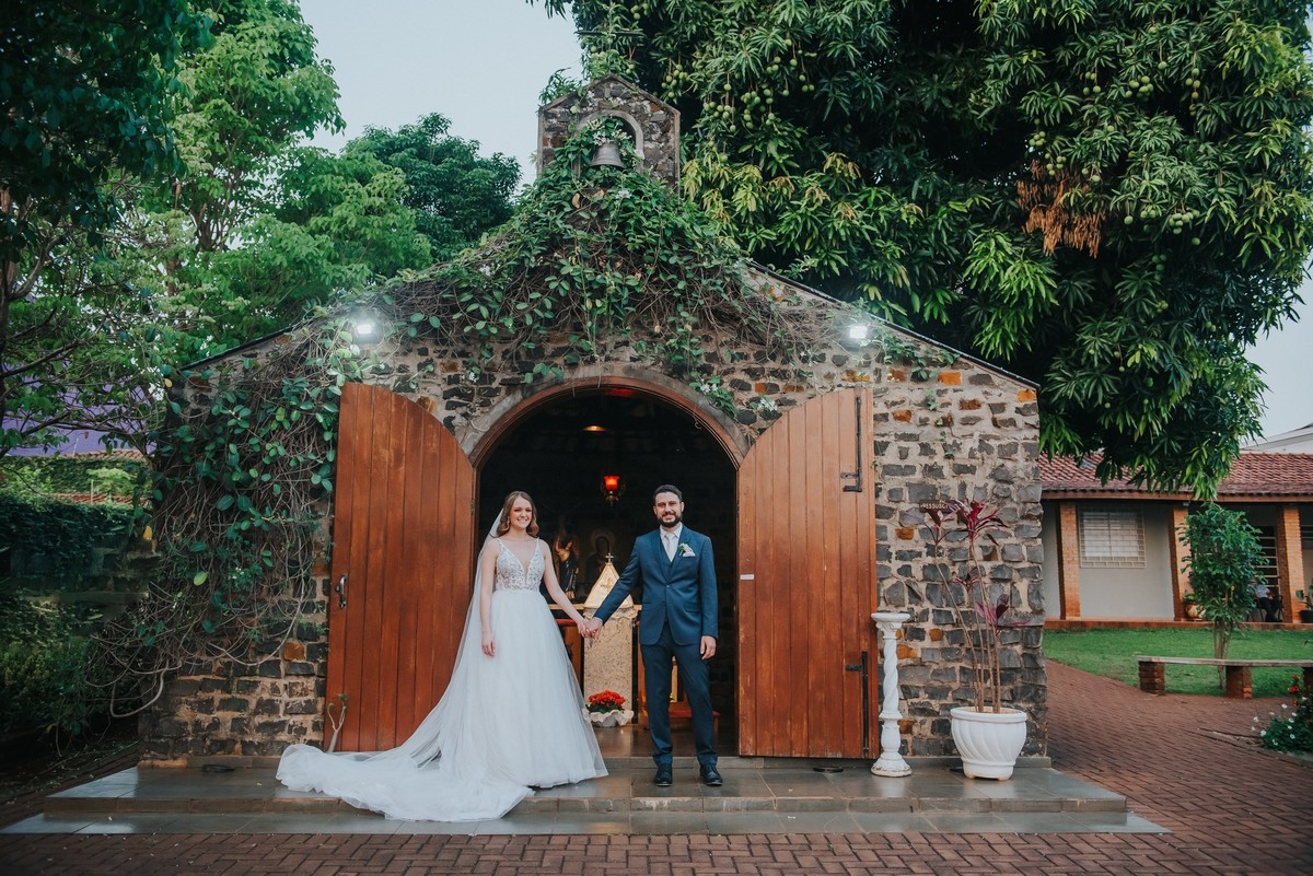 Fotos dos noivos na capela do silêncio