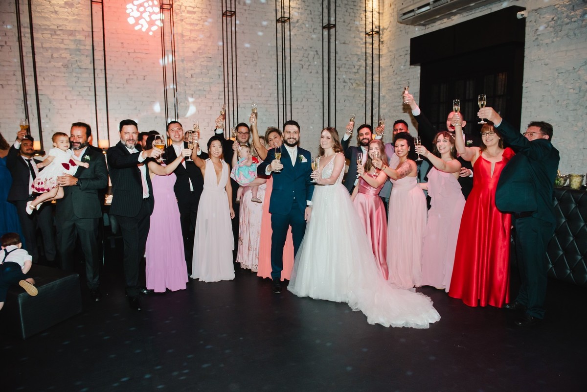 O brinde com todos os padrinhos