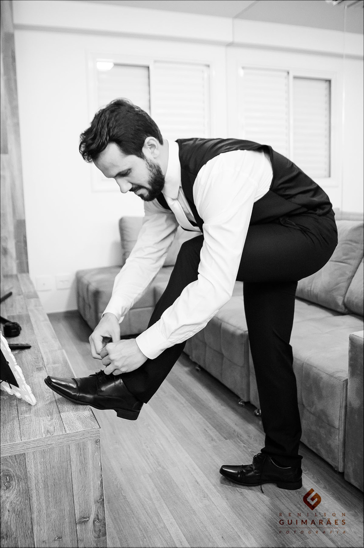 Amarrando os sapatos