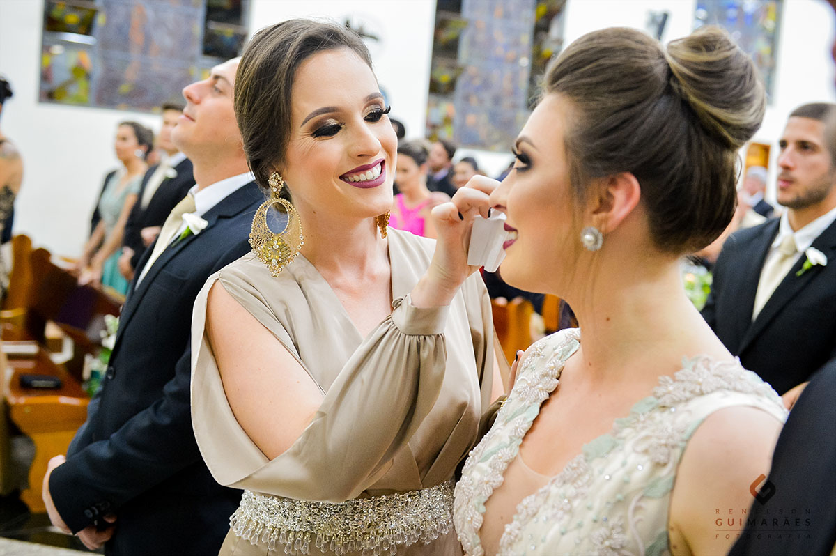 lágrimas da irmã da noiva