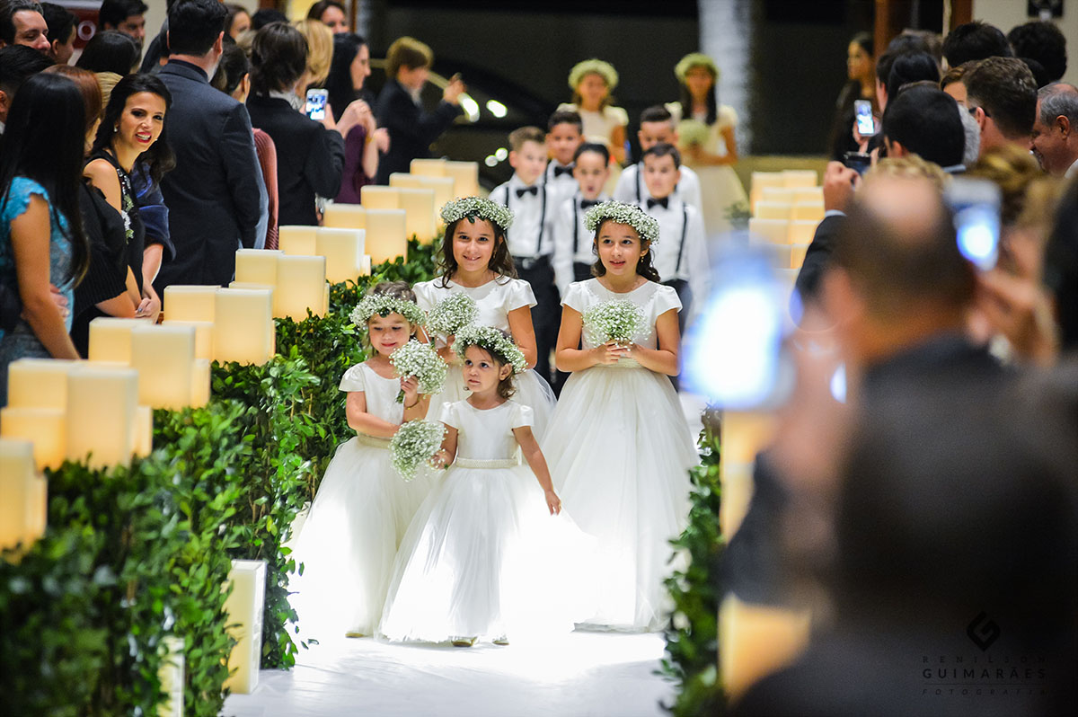 Entrada das daminhas e pagens