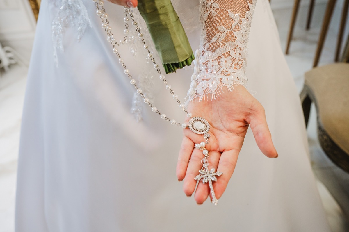 O teço na mão da noiva