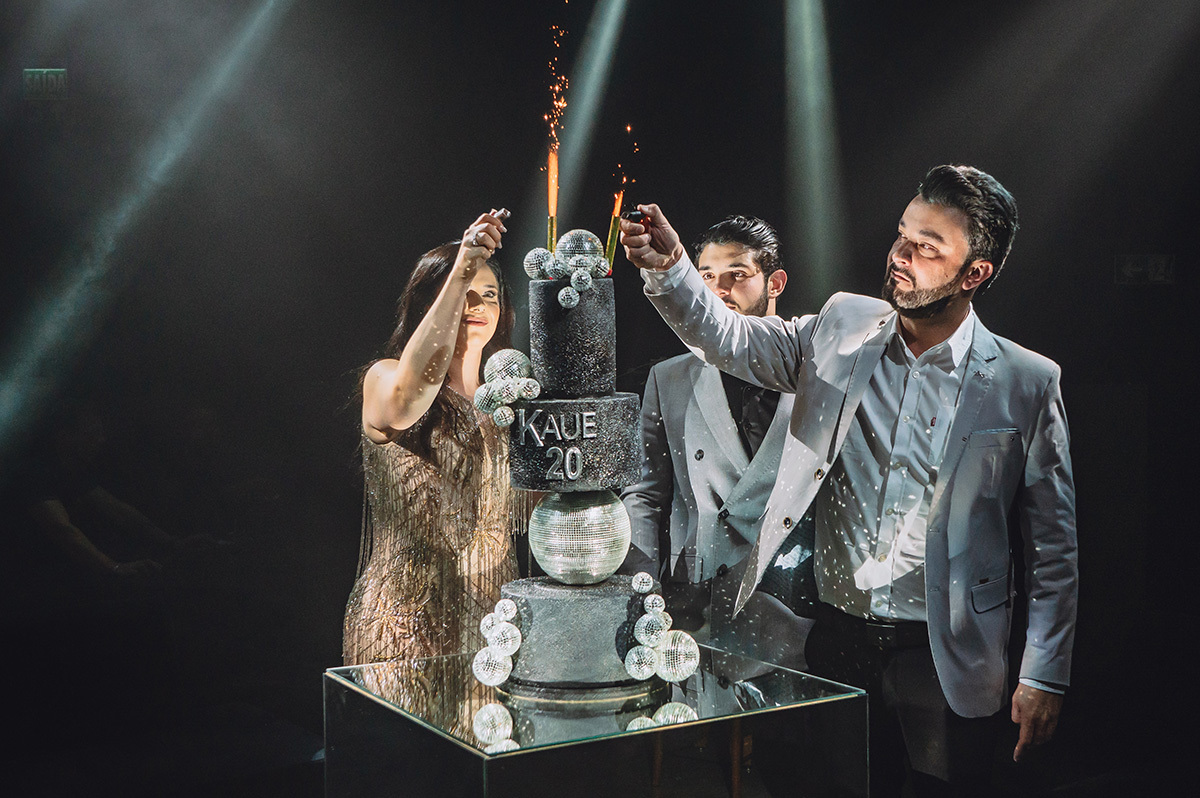 Pai ascendendo a vela 