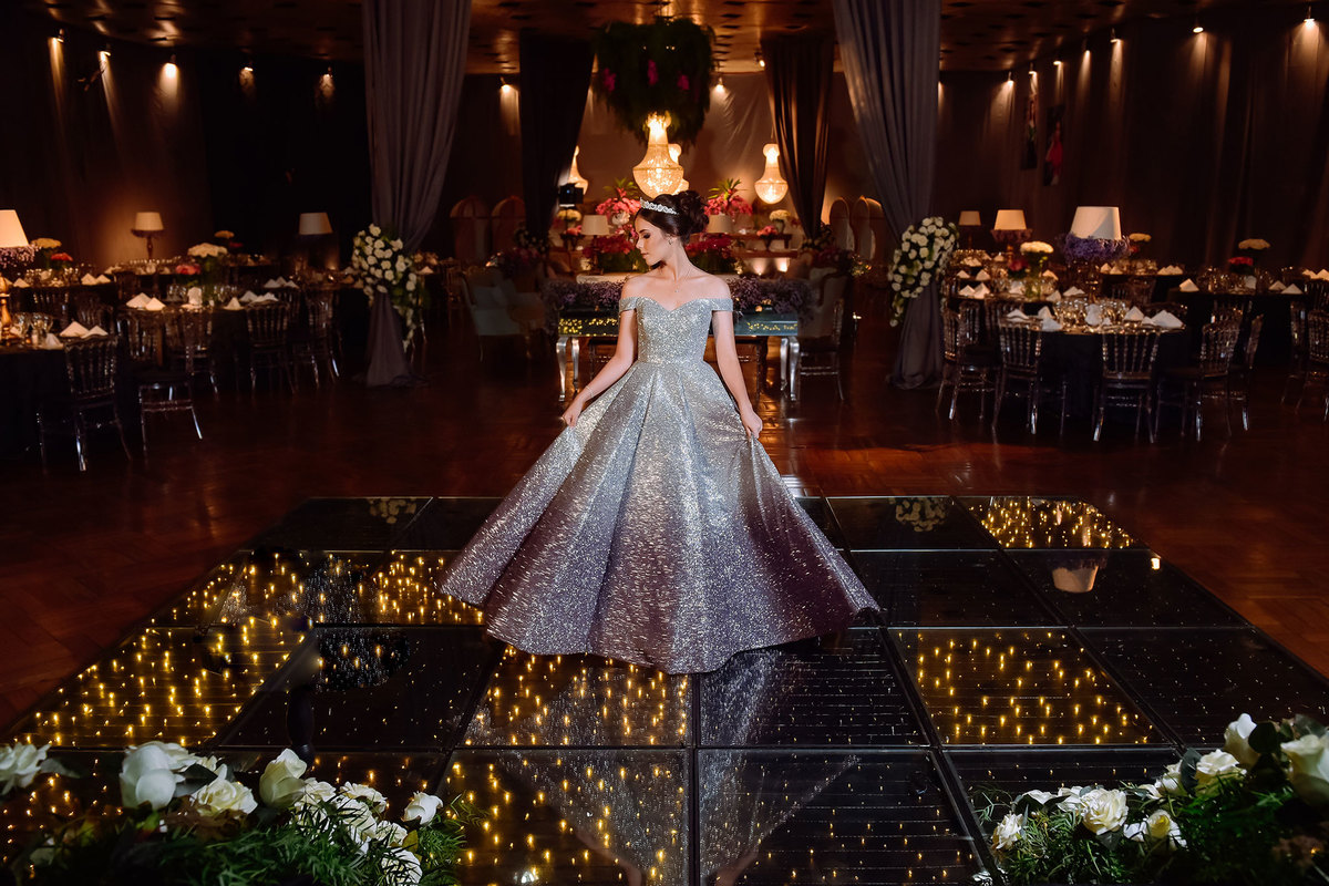 aniversariante na pista de luzinhas