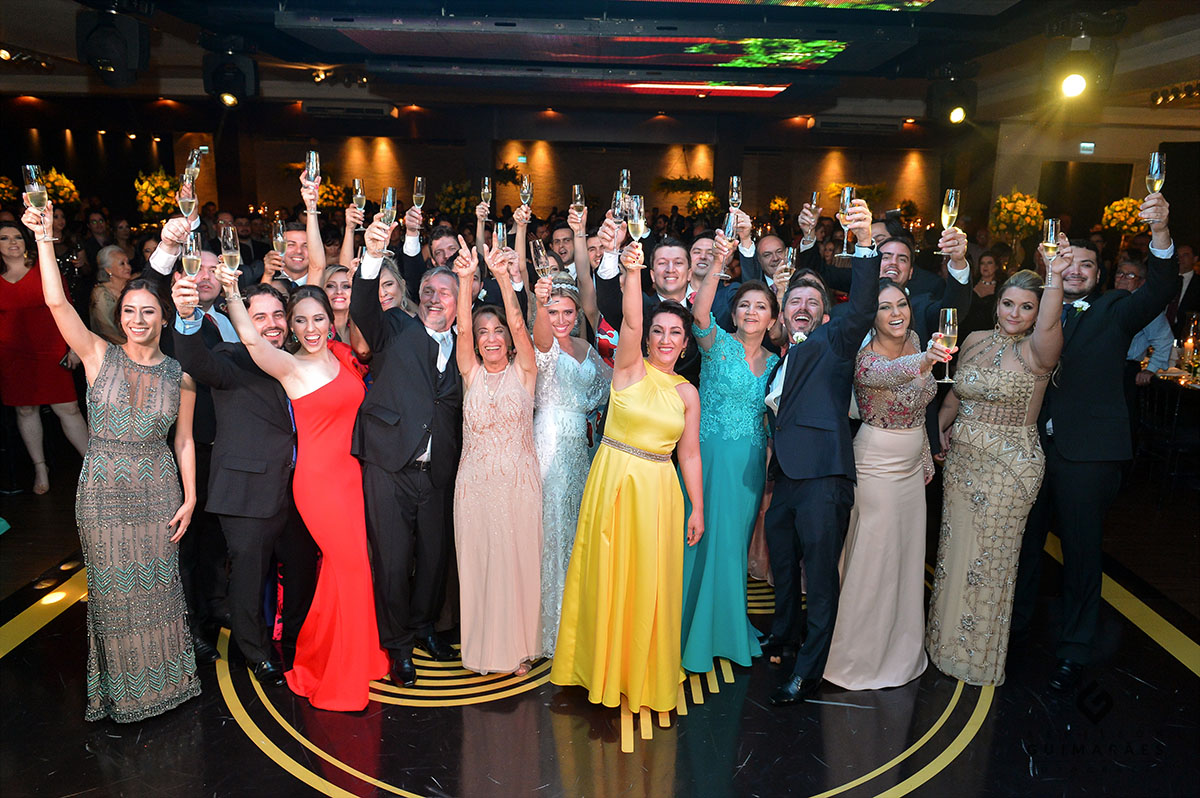 O brinde com todos os padrinhos