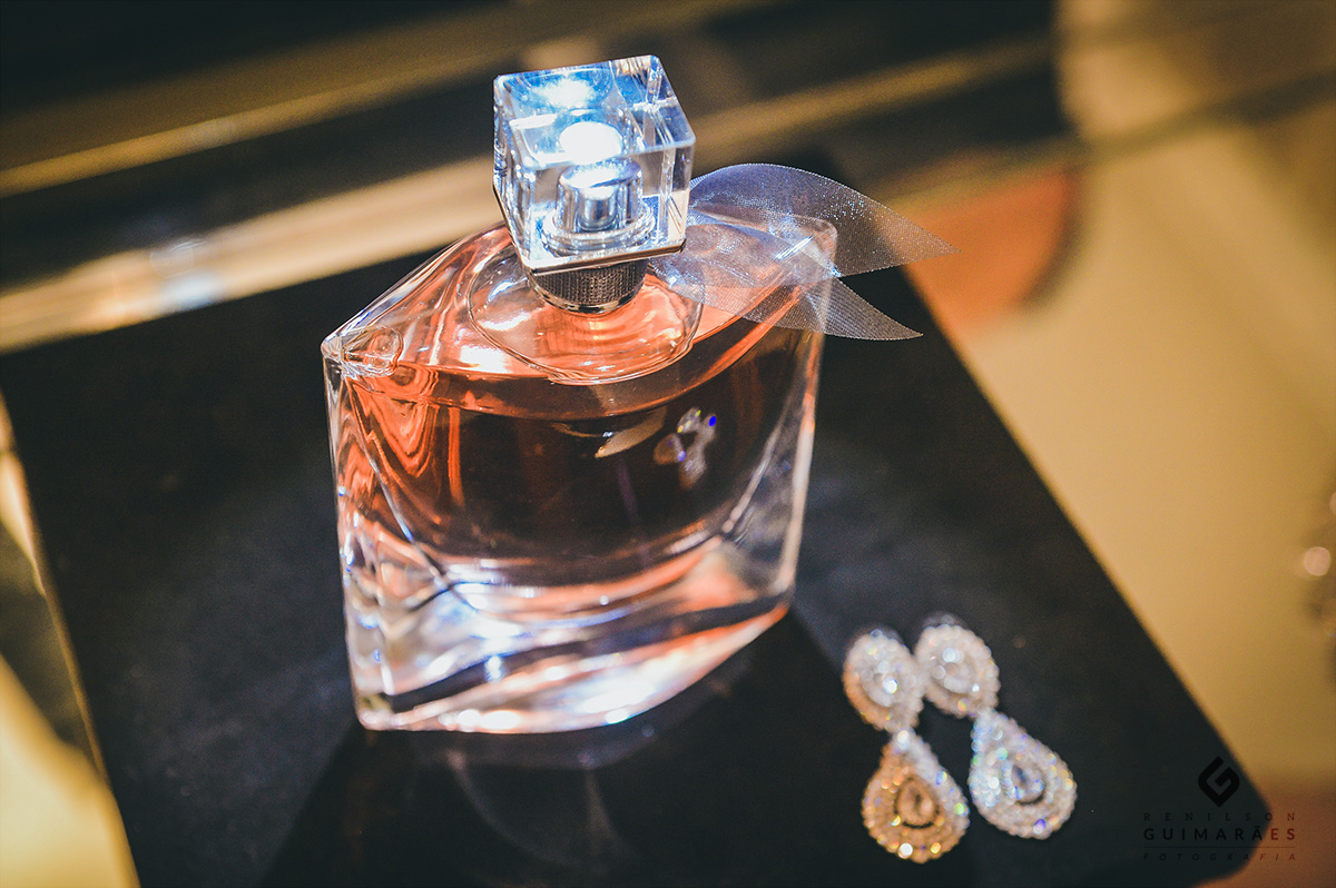 O perfume e os brincos que a noiva usou no dia do seu casamento