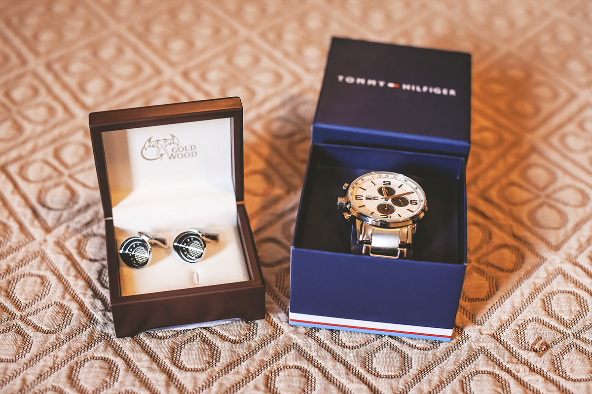 A abotoadura e o relógio do noivo