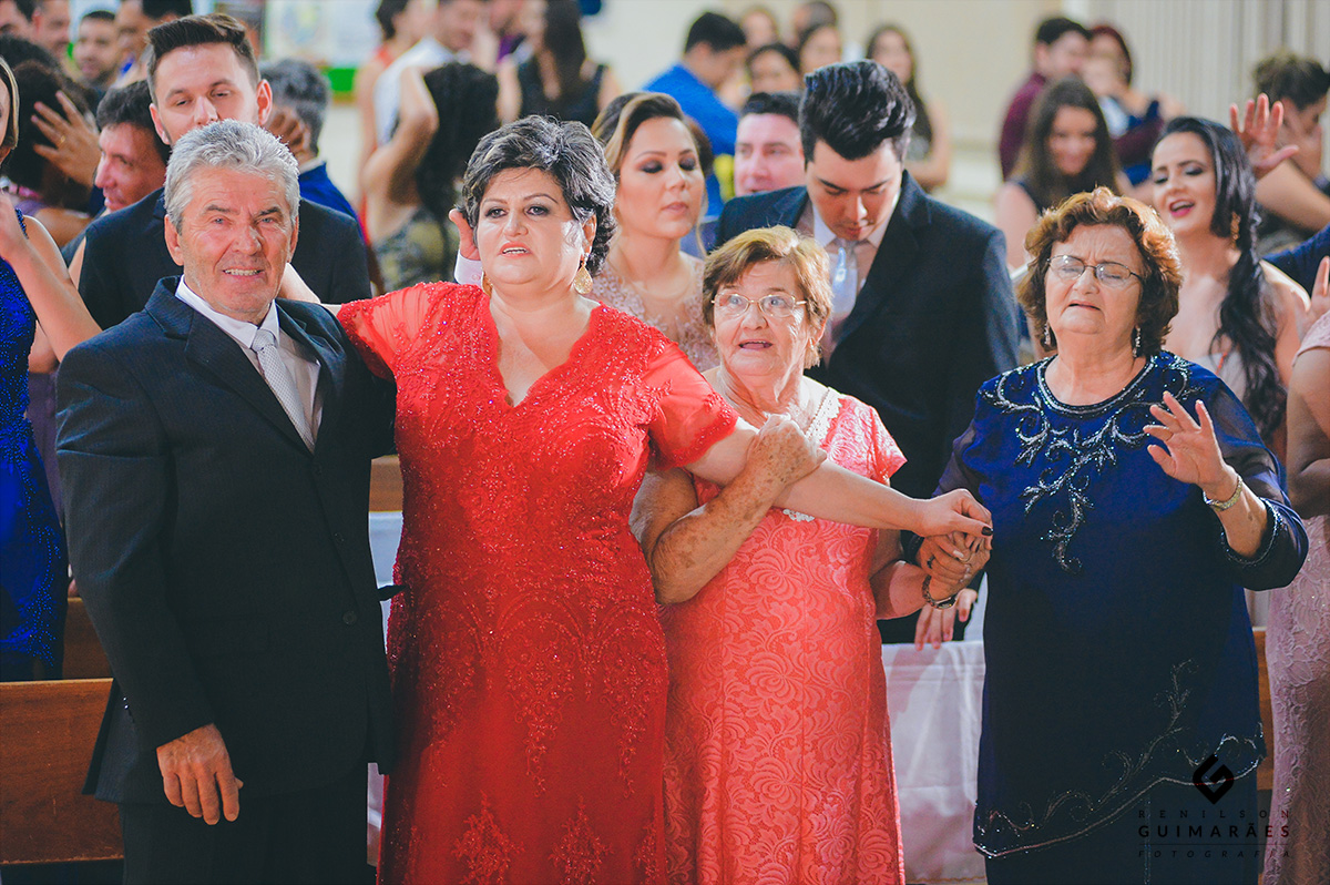 os pais e as avós dos noivos