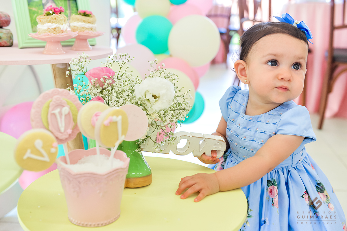 A Valentina pousando pra foto