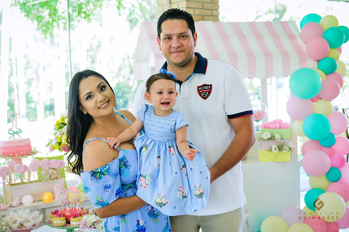 papai, mamãe e a aniversariante