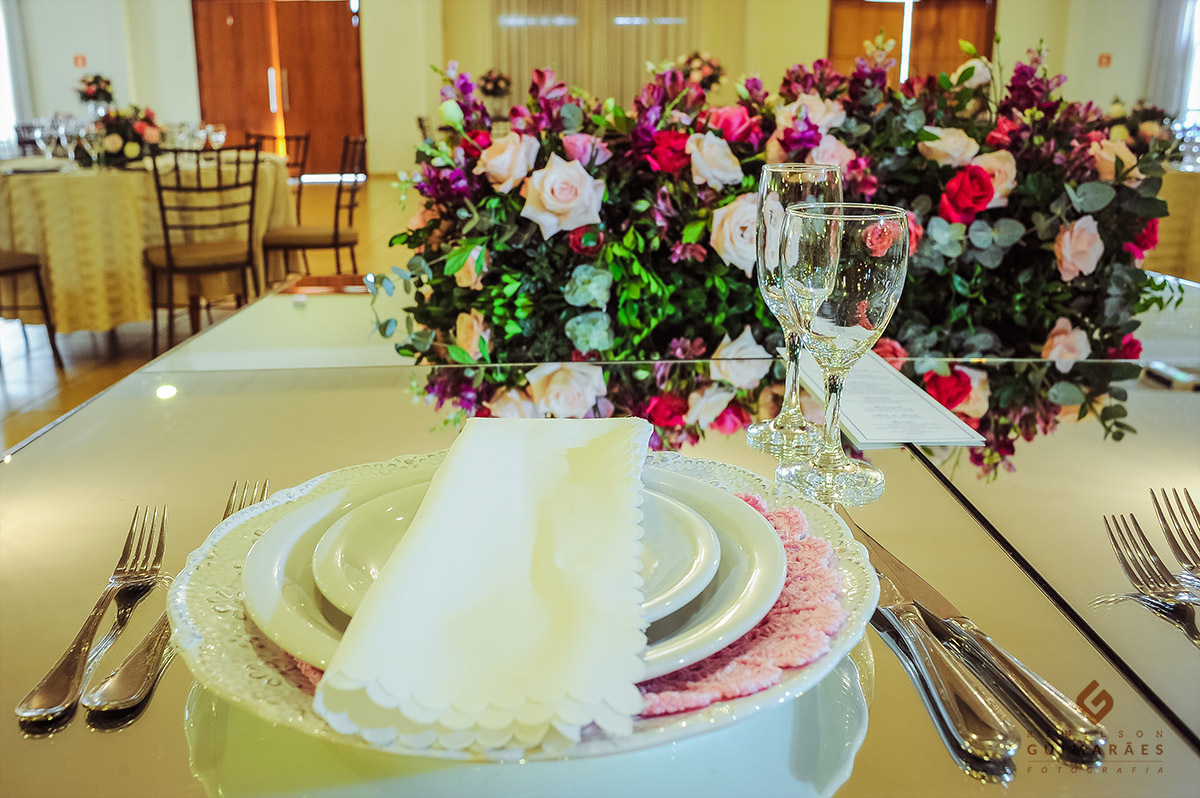 Detalhes da mesa dos noivos