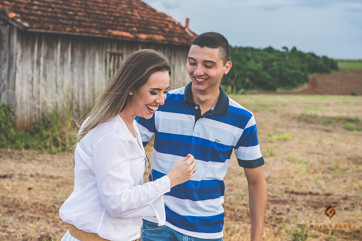Ensaio pré-wedding com sorrisos