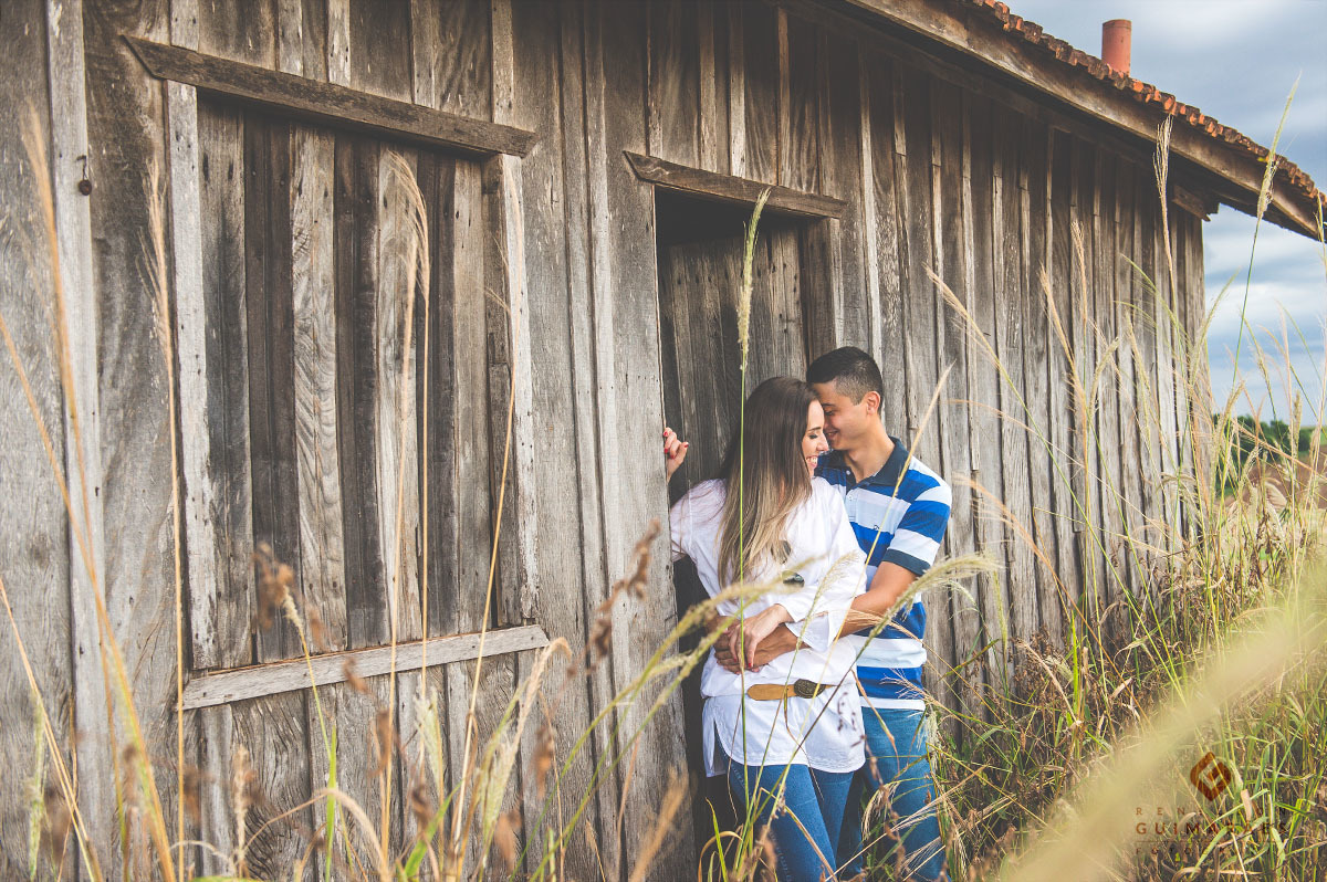 A noiva relembrando a infância na casa que foi da família