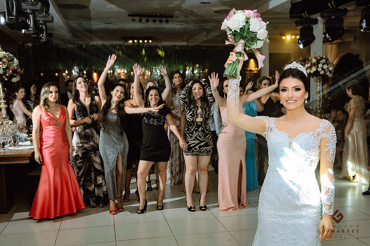 Hora do bouquet da noiva