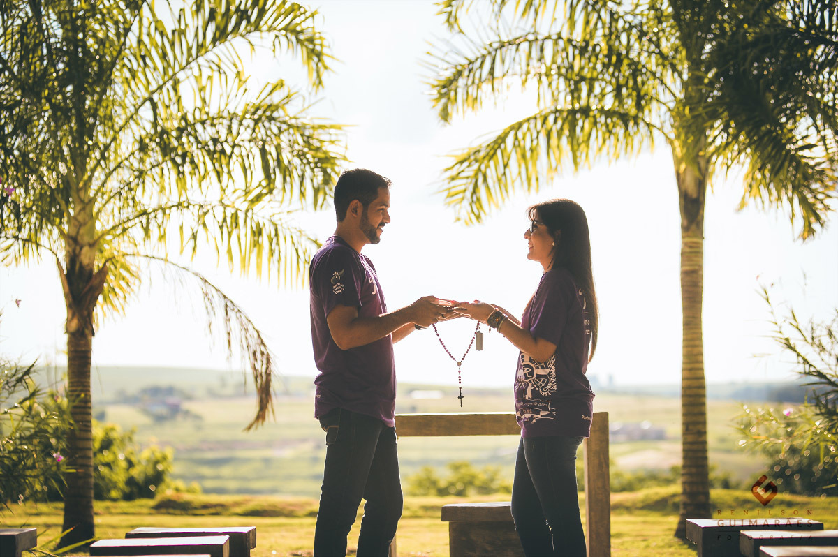 Noivos com o terço e o rosário