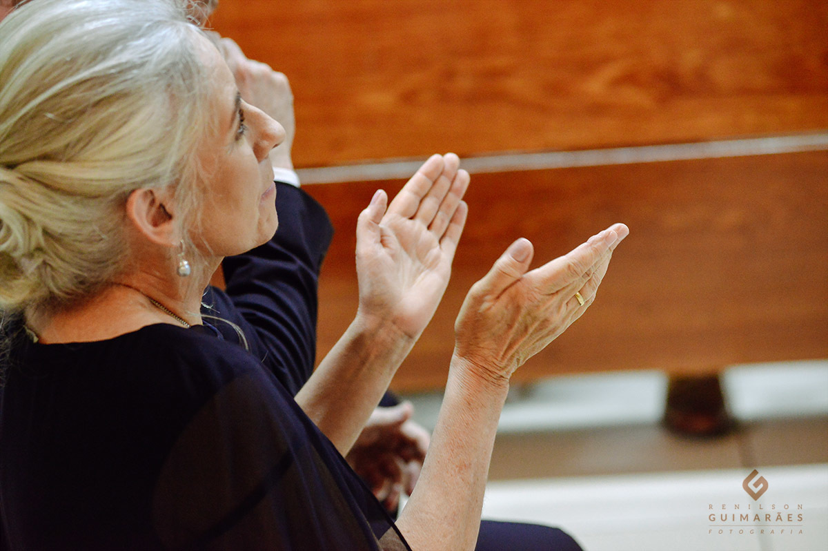 palmas para os noivos