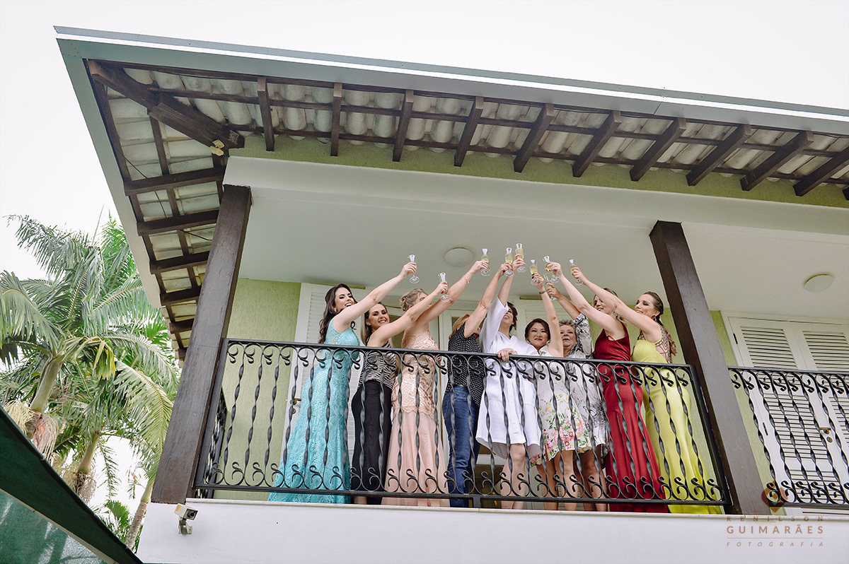 Brindando na sacada