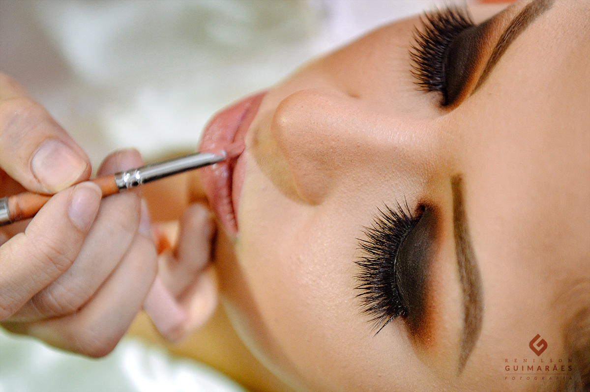 A maquiagem da noiva Bárbara